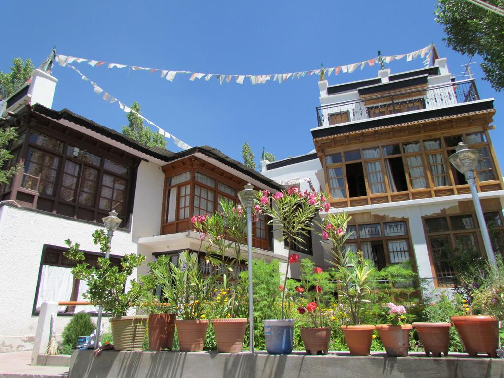 Ashoka Ladakh Hotel Leh Buitenkant foto